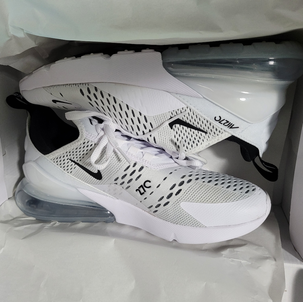 Women's White Nike Air Mac 270. Size 9. Mint Condition.